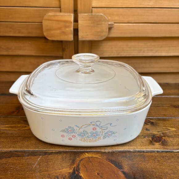 Vintage CorningWare Casserole Dish w/ Lid – Country Basket Pattern - Picture 1 of 6